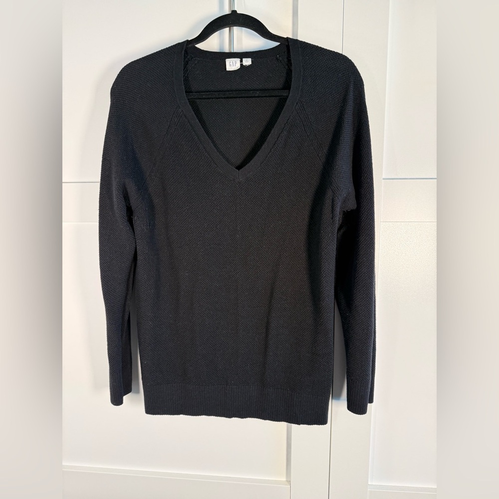 GAP Classic Black V-Neck Sweater